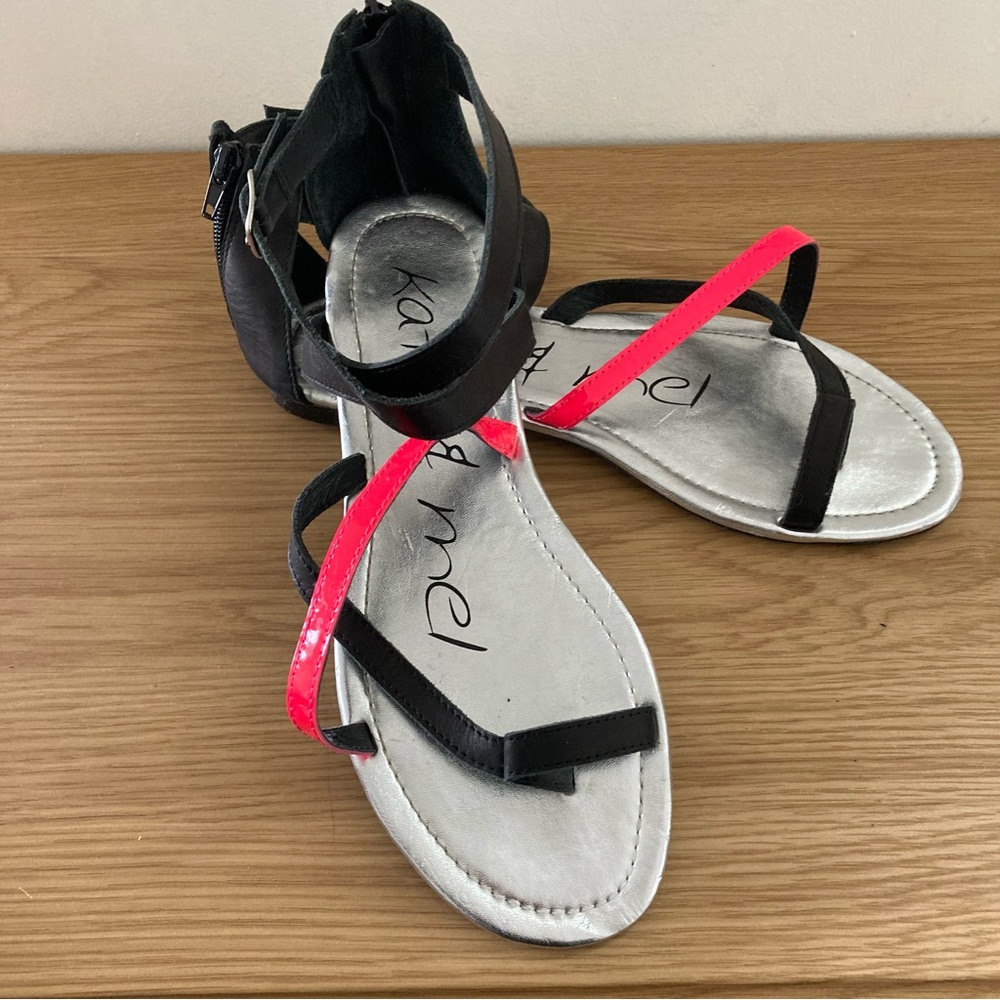 Kate & Mel Size 10 (41) Black & Pink Strappy Flat Sandals Heel Zipper